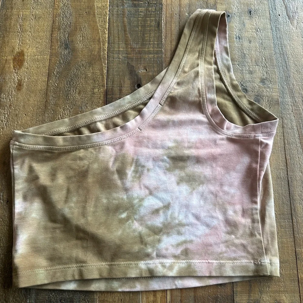 Cotton Citizen Brisbane cropped one shoulder tank - Picture 2 of 4